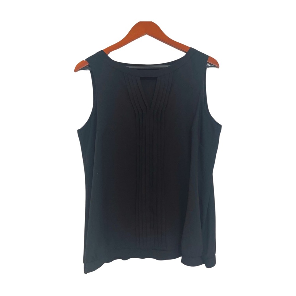 New York & Company Chiffon Black Pleated Sleeveless V- Neck Top. Size Large
